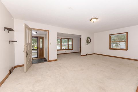 Tiny photo for 1114 Beechwood Avenue, Bloomington, IL 61701 (MLS # 12496849)