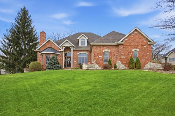 1501 RIDGEFIELD DR, MAHOMET, IL 61853 - Image dcbea7679136afc5c8ec58c293bdb0cb/900412833