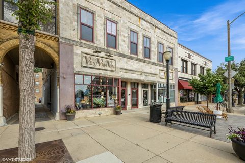 25 S La Grange Road E La Grange IL 60525