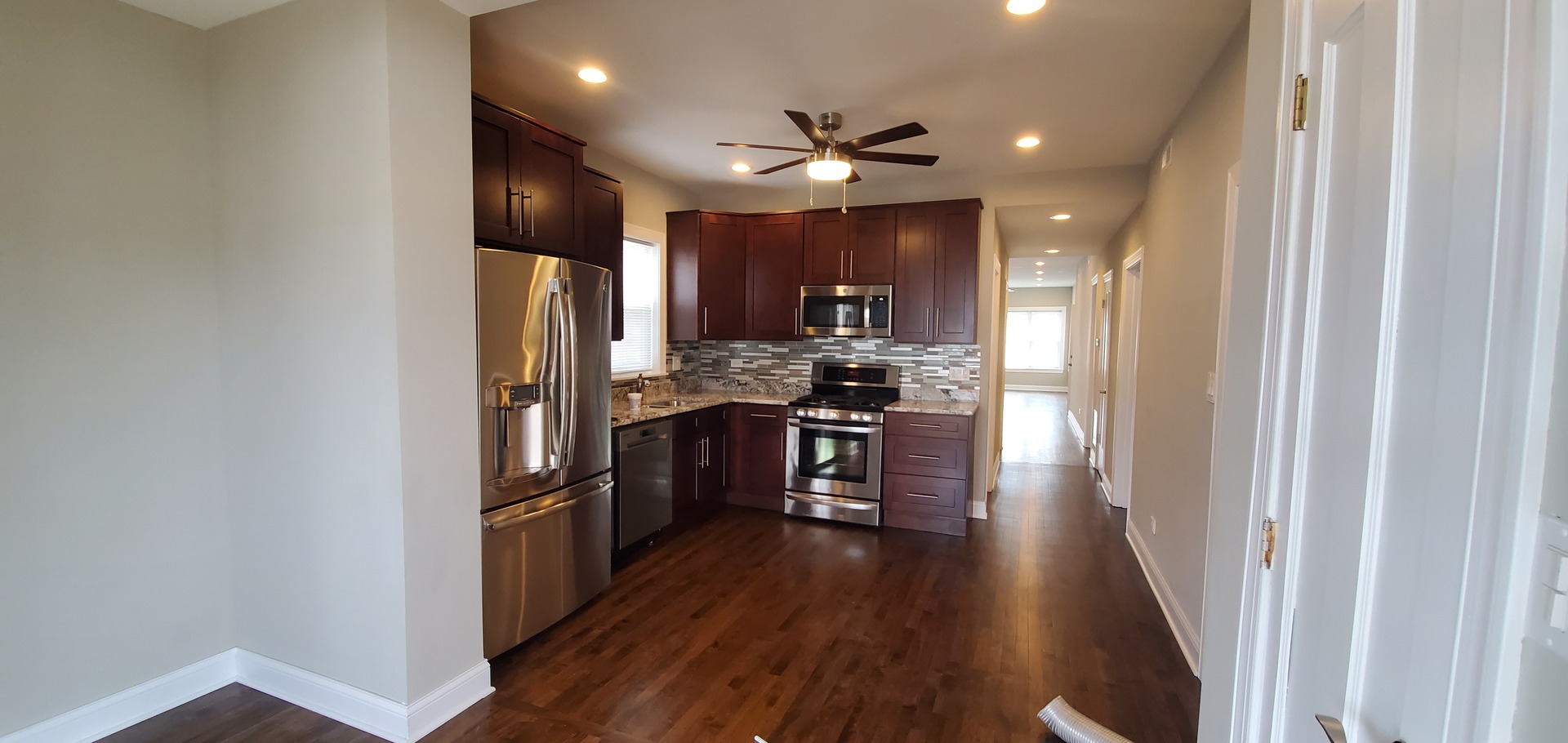 4138 W Barry Avenue 2