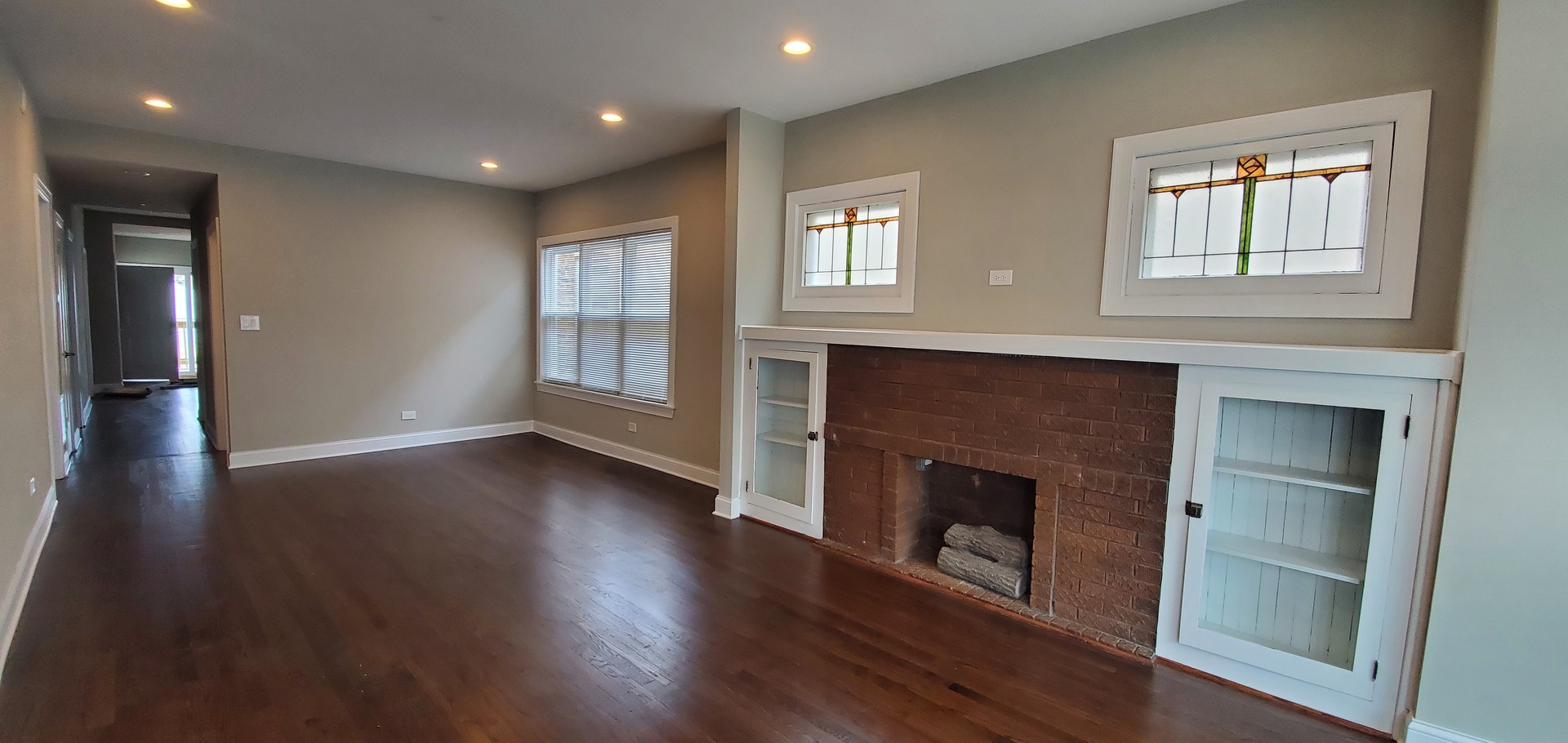 4138 W Barry Avenue 2