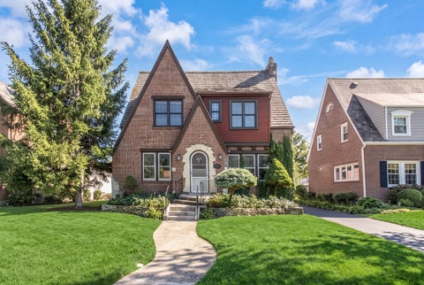 Photo of 221 East Avenue, Park Ridge, IL 60068 (MLS # 12774468)