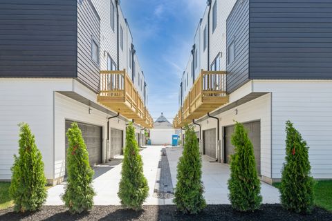 Tiny photo for 944 Beloit Avenue #4, Forest Park, IL 60130 (MLS # 12490575)
