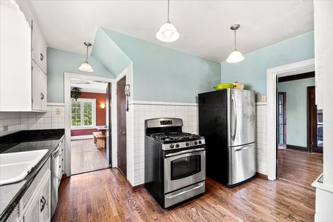 Tiny photo for 219 E Saint Charles Road, Elmhurst, IL 60126 (MLS # 12493473)