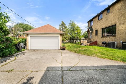 Tiny photo for 219 E Saint Charles Road, Elmhurst, IL 60126 (MLS # 12493473)