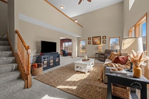 Tiny photo for 2518 Imgrund Road, North Aurora, IL 60542 (MLS # 12620858)