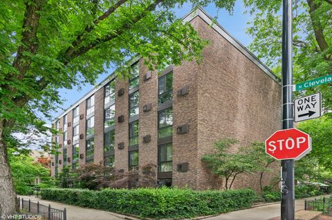 2201 N Cleveland Avenue 502 Chicago IL 60614