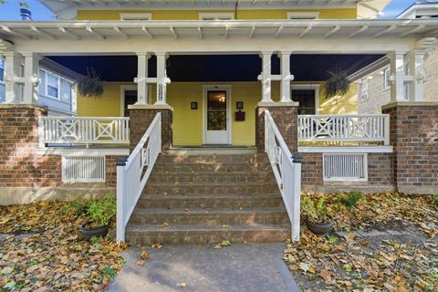 Tiny photo for 1209 N Clinton Boulevard, Bloomington, IL 61701 (MLS # 12510313)