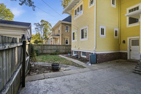 Tiny photo for 1209 N Clinton Boulevard, Bloomington, IL 61701 (MLS # 12510313)