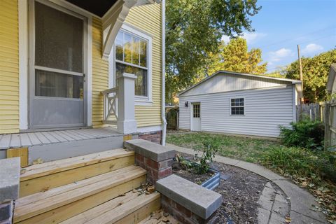 Tiny photo for 1209 N Clinton Boulevard, Bloomington, IL 61701 (MLS # 12510313)