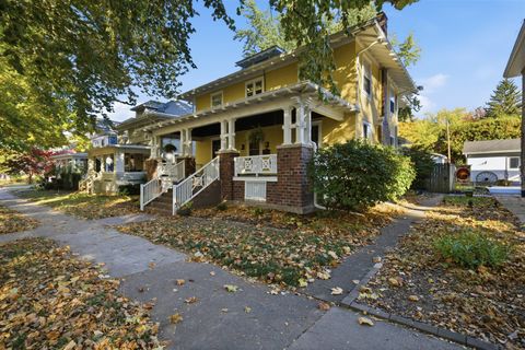 Tiny photo for 1209 N Clinton Boulevard, Bloomington, IL 61701 (MLS # 12510313)