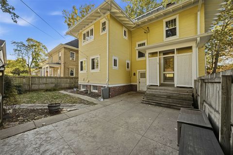 Tiny photo for 1209 N Clinton Boulevard, Bloomington, IL 61701 (MLS # 12510313)