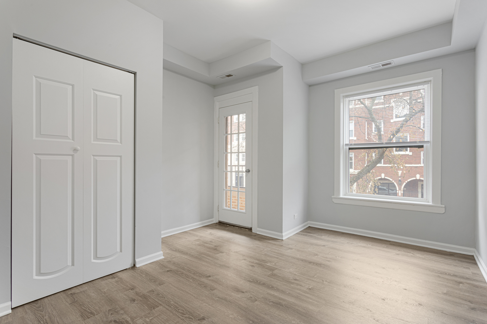 7451 N GREENVIEW Avenue 313