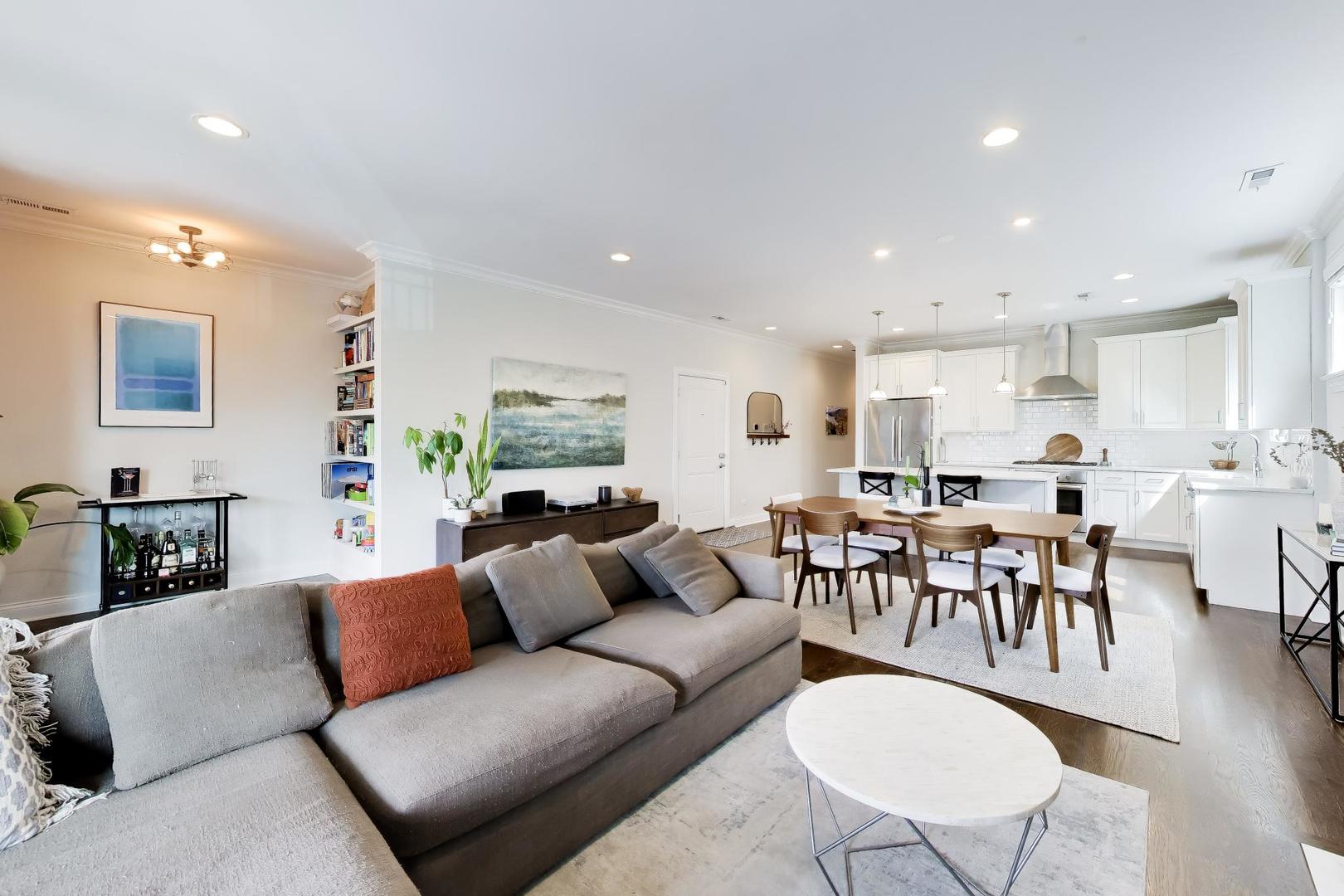 2912 W Shakespeare Avenue 2