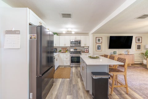 Tiny photo for 813 Apricot Avenue, Mt Vernon, IL 62864 (MLS # 12759061)