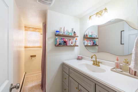 Tiny photo for 813 Apricot Avenue, Mt Vernon, IL 62864 (MLS # 12759061)
