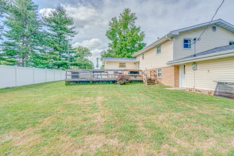 Tiny photo for 813 Apricot Avenue, Mt Vernon, IL 62864 (MLS # 12759061)