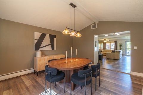 Tiny photo for 813 Apricot Avenue, Mt Vernon, IL 62864 (MLS # 12759061)