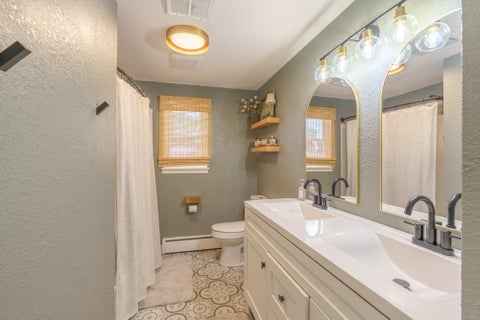 Tiny photo for 813 Apricot Avenue, Mt Vernon, IL 62864 (MLS # 12759061)