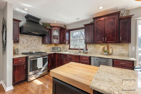 Tiny photo for 992 Belaire Court, Naperville, IL 60563 (MLS # 12585744)