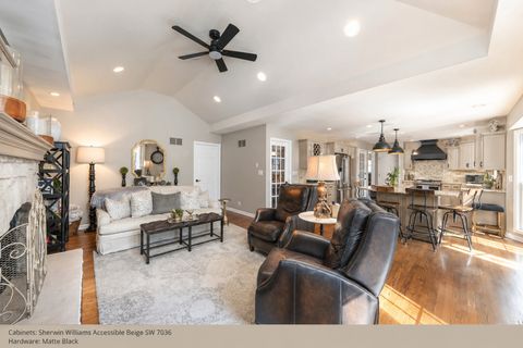 Tiny photo for 992 Belaire Court, Naperville, IL 60563 (MLS # 12585744)