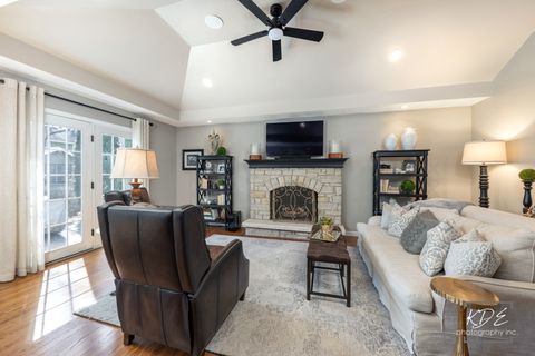 Tiny photo for 992 Belaire Court, Naperville, IL 60563 (MLS # 12585744)