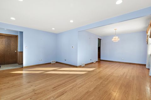 Tiny photo for 9745 S 81st Avenue, Palos Hills, IL 60465 (MLS # 12550477)