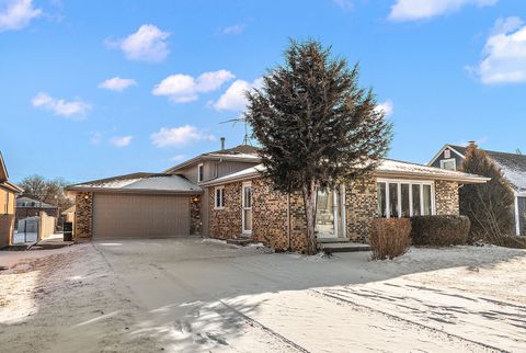 Photo of 9745 S 81st Avenue, Palos Hills, IL 60465 (MLS # 12550477)