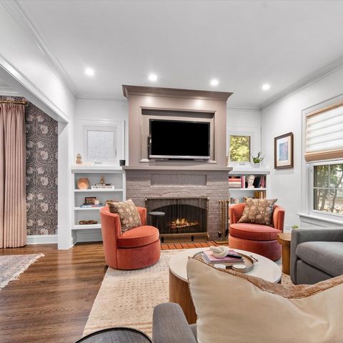 Tiny photo for 2020 Colfax Street, Evanston, IL 60201 (MLS # 12495583)