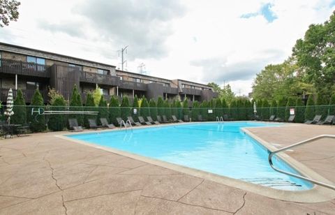 Tiny photo for 1706 Northfield Square #D, Northfield, IL 60093 (MLS # 12640366)