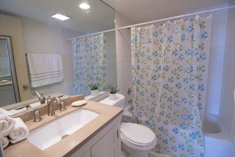Tiny photo for 1706 Northfield Square #D, Northfield, IL 60093 (MLS # 12640366)