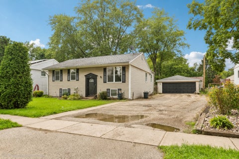 Photo of 875 LARKDALE Row, Wauconda, IL 60084 (MLS # 12728120)