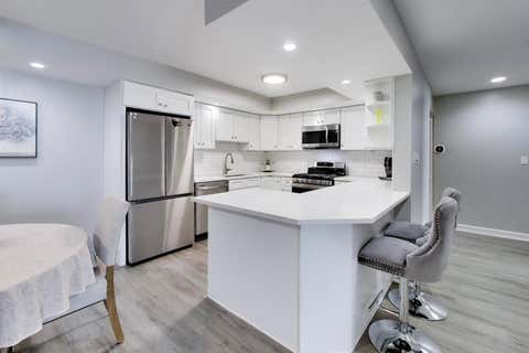 Tiny photo for 23A Kingery Quarter #102, Willowbrook, IL 60527 (MLS # 12741525)