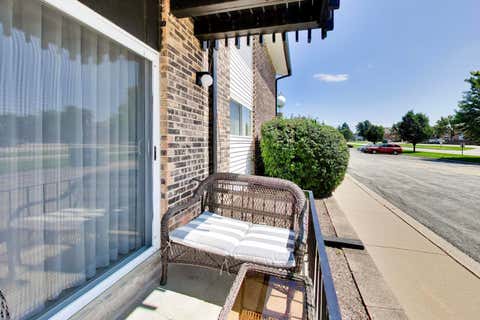 Tiny photo for 23A Kingery Quarter #102, Willowbrook, IL 60527 (MLS # 12741525)