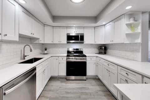 Tiny photo for 23A Kingery Quarter #102, Willowbrook, IL 60527 (MLS # 12741525)