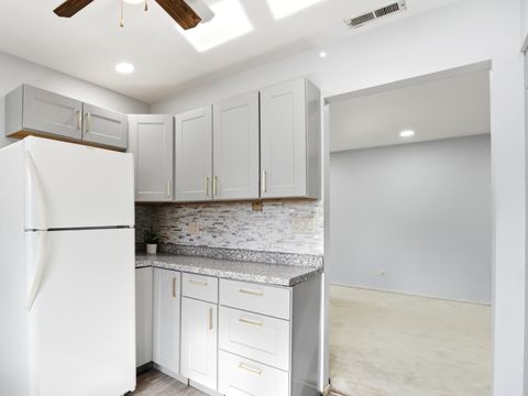 Tiny photo for 9331 Landings Lane #204, Des Plaines, IL 60016 (MLS # 12688654)