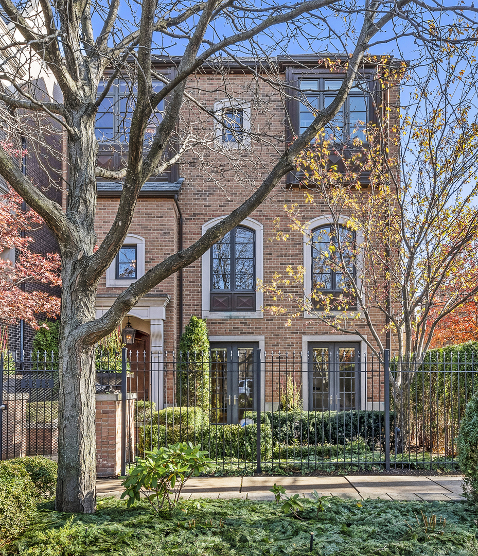 2615 N Paulina Street