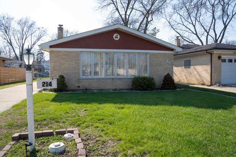Tiny photo for 214 S Mount Prospect Road, Mount Prospect, IL 60056 (MLS # 12499461)