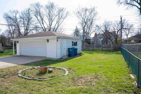 Tiny photo for 214 S Mount Prospect Road, Mount Prospect, IL 60056 (MLS # 12499461)