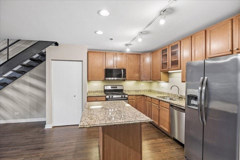 Tiny photo for 331 S Ridgeland Avenue #C, Oak Park, IL 60304 (MLS # 12780896)