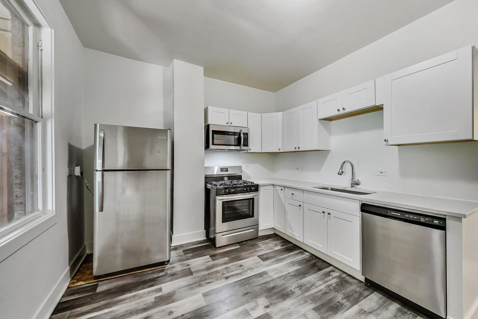 1041 W Taylor Street 3