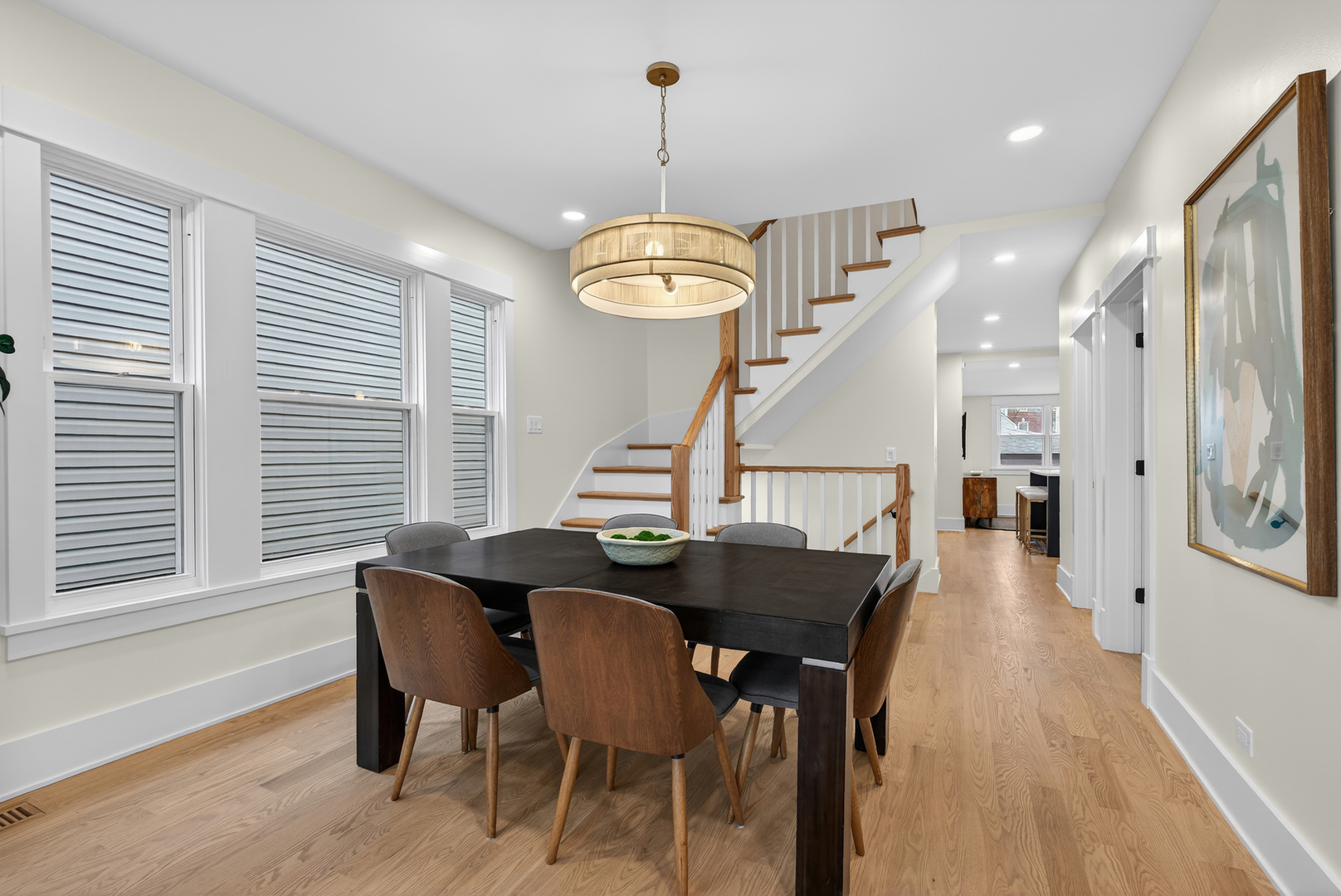 3642 N Sawyer Avenue