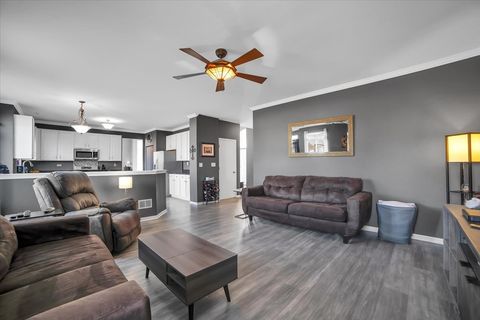 Tiny photo for 711 Blossom Court, Oswego, IL 60543 (MLS # 12571396)