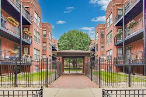 Photo of 2711 N Mildred Avenue #3A, Chicago, IL 60614 (MLS # 12499625)