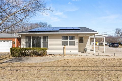 Photo of 1002 N Oakley Avenue, Streator, IL 61364 (MLS # 12575961)