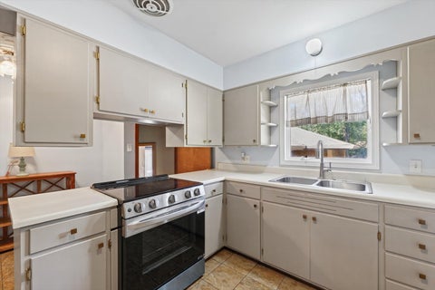 Tiny photo for 2504 E University Avenue, Urbana, IL 61802 (MLS # 12782390)