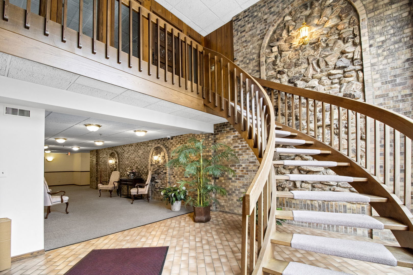 467 Hiawatha Trail 106