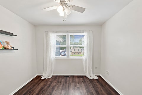 Tiny photo for 3985 Dorchester Avenue, Gurnee, IL 60031 (MLS # 12719349)