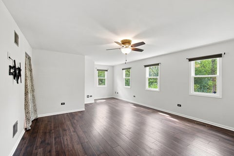 Tiny photo for 3985 Dorchester Avenue, Gurnee, IL 60031 (MLS # 12719349)