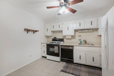 Tiny photo for 525 S Cleveland Avenue #208, Arlington Heights, IL 60005 (MLS # 12584433)